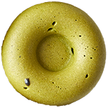 生地に抹茶が練り込まれた緑色のドーナツ